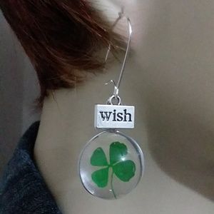 ST Patrick's Day REAL SHAMROCK 4 leaf clover!